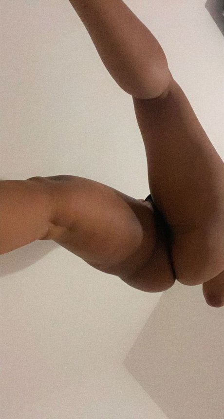 Nøgent lækket OnlyFans-billede af Aisha