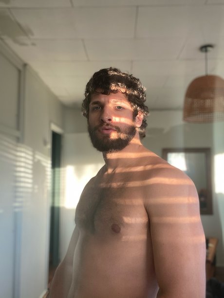Nacktes geleaktes OnlyFans-Foto von Shamu Azizam