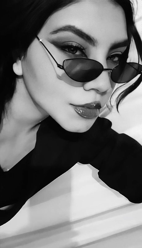 Naken läckt OnlyFans-bild av Steph Akabane