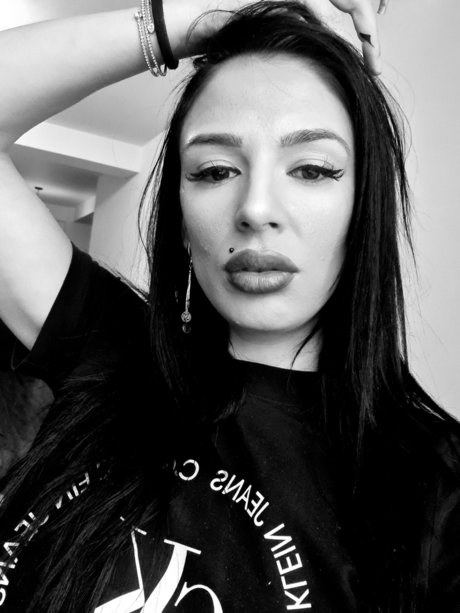 Naken läckt OnlyFans-bild av Diana