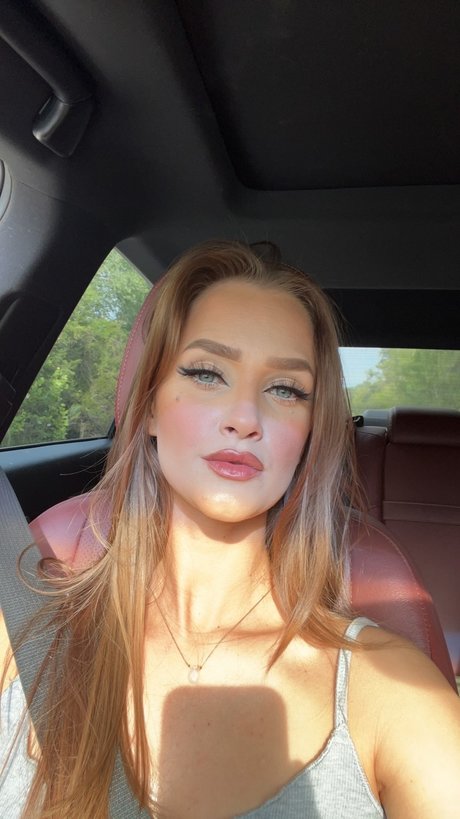 Naken läckt OnlyFans-bild av Aurora 