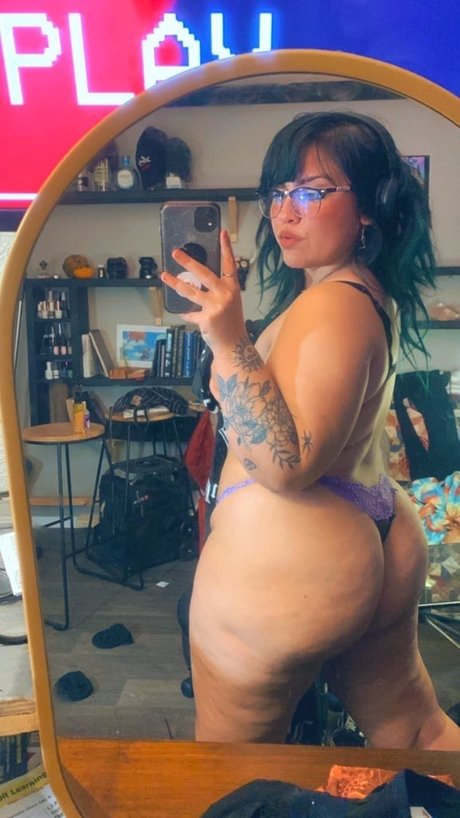 Naken läckt OnlyFans-bild av Heximonia Alexandra Von 