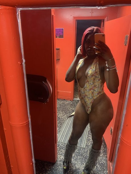 Alexistaniecee