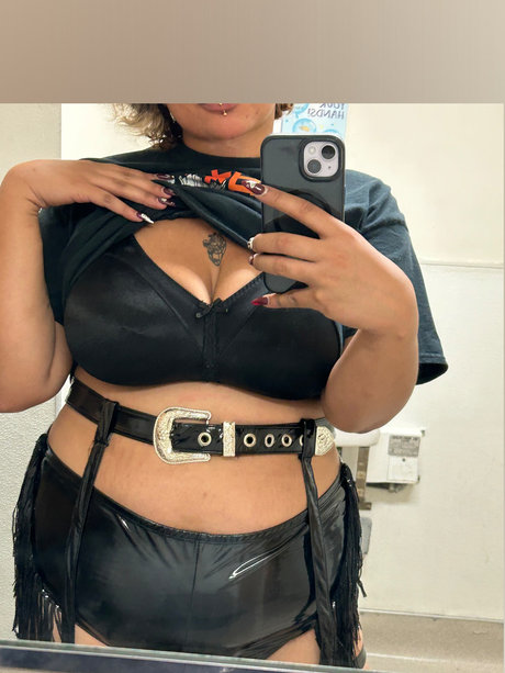 Foto nua vazada do OnlyFans de Kenz