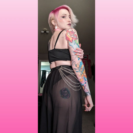 Naken läckt OnlyFans-bild av Autumn Corvid