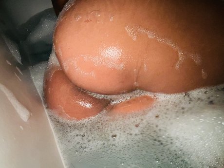 Nahá fotka uniklých OnlyFans od Southern Bell
