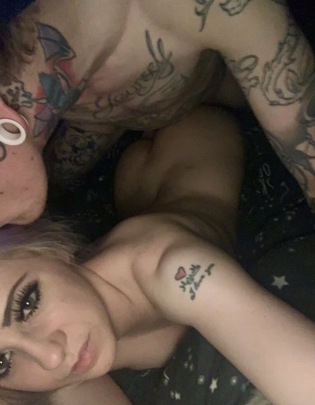 Nahá fotka uniklých OnlyFans od Vivalaholli