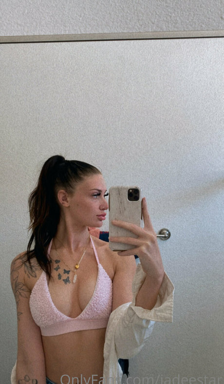 Naken lekkede OnlyFans-bilde av Jadeestar