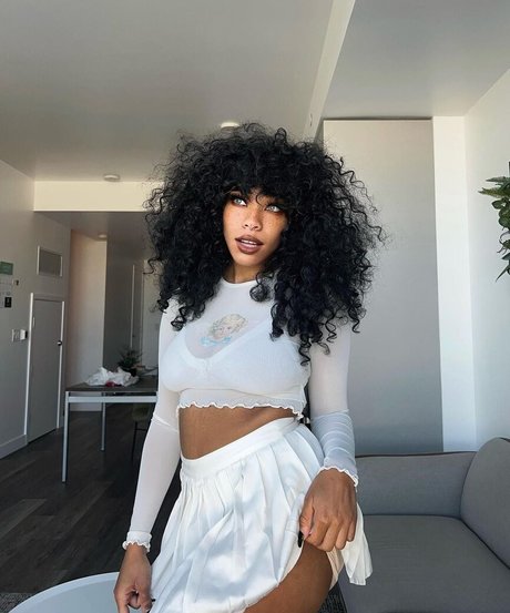 Nahá fotka uniklých OnlyFans od Kiera Please