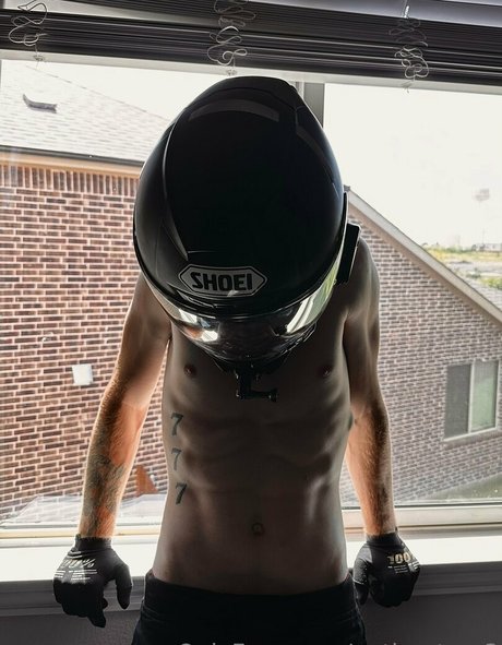 Nahá fotka uniklých OnlyFans od Nathantroy3