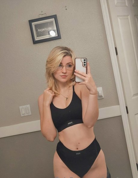 Lexus Grace Carlson