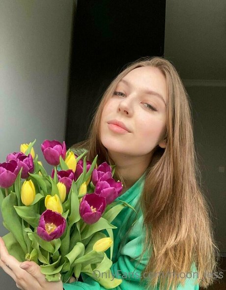 Nahá fotka uniklých OnlyFans od Moonless