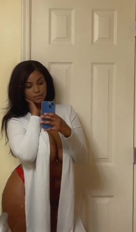 Nahá fotka uniklých OnlyFans od Sophia Cardinez