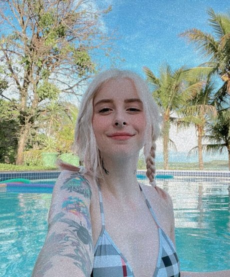 Обнаженная фотография утечки OnlyFans от Gabi Cattuzzo