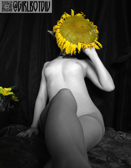 Girlbotdiv