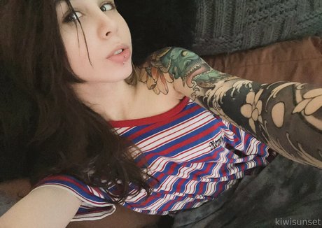 Naken lekkede OnlyFans-bilde av Kiwisunsetvip