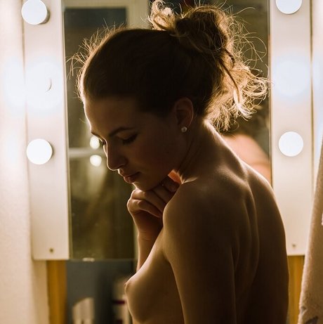 Alaston vuotanut OnlyFans-kuva Annika