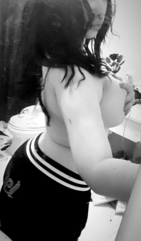 Foto desnuda filtrada de OnlyFans de Toiletseatshawty