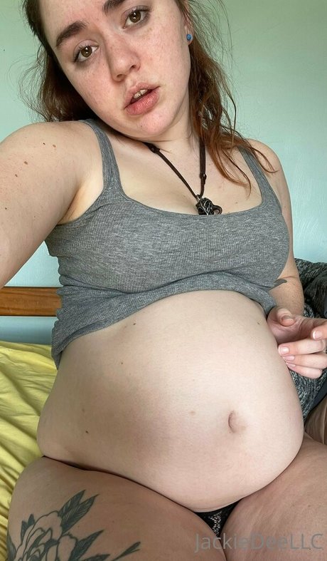 Naken lekkede OnlyFans-bilde av Snackupjackie