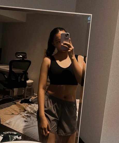 Naakte gelekte OnlyFans-foto van Queenbaddii
