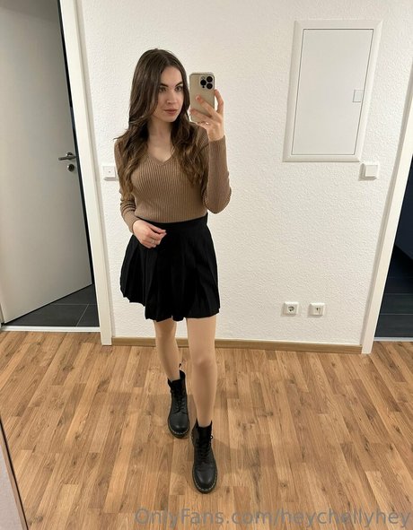 Обнаженная фотография утечки OnlyFans от Heychellyhey