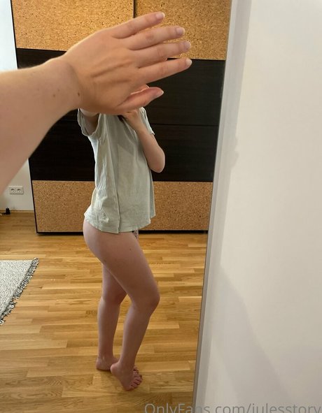 Alaston vuotanut OnlyFans-kuva Julesstory
