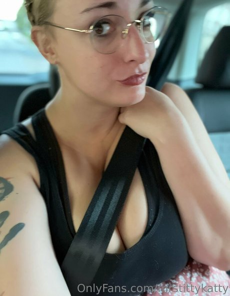 Nahá fotka uniklých OnlyFans od Mrstittykatty