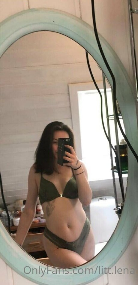 Nahá fotka uniklých OnlyFans od Solenaa