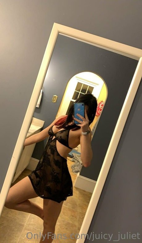 Nahá fotka uniklých OnlyFans od Juicyjuliet