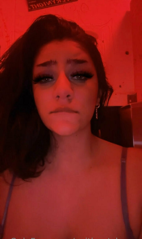 Naken lekkede OnlyFans-bilde av Vvithoutshame