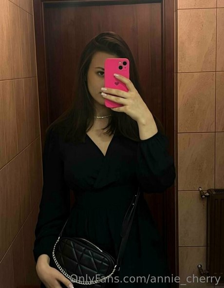 Nahá fotka uniklých OnlyFans od Anniecherry