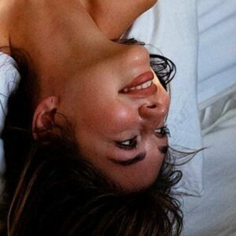 Lilly Lagodka OnlyFansリークヌード写真