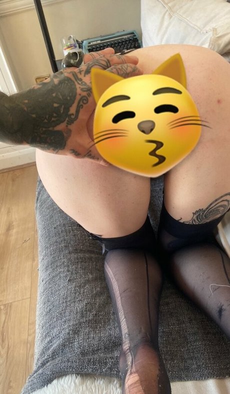 Nahá fotka uniklých OnlyFans od Kara Moon