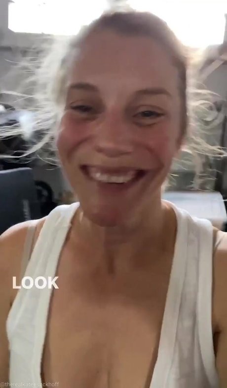 Alasti lekkinud OnlyFans-i pilt Katee Sackhoff