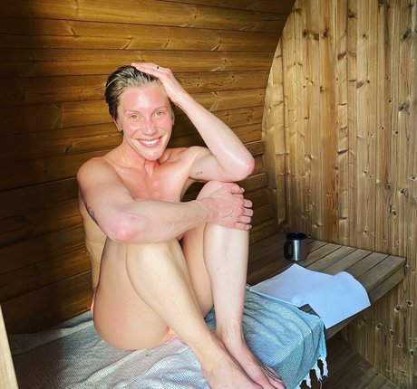 Nahá fotka uniklých OnlyFans od Katee Sackhoff
