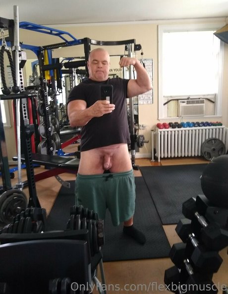 Flexbigmuscle