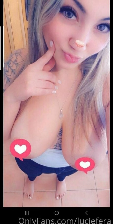 Naken lekkede OnlyFans-bilde av Luciefera