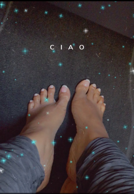 Nøgent lækket OnlyFans-billede af Nubian Goddess Toes
