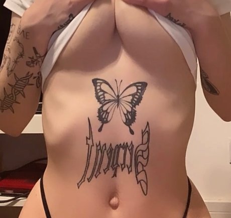Alaston vuotanut OnlyFans-kuva S