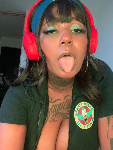 Naken läckt OnlyFans-bild av Chanelpunk 