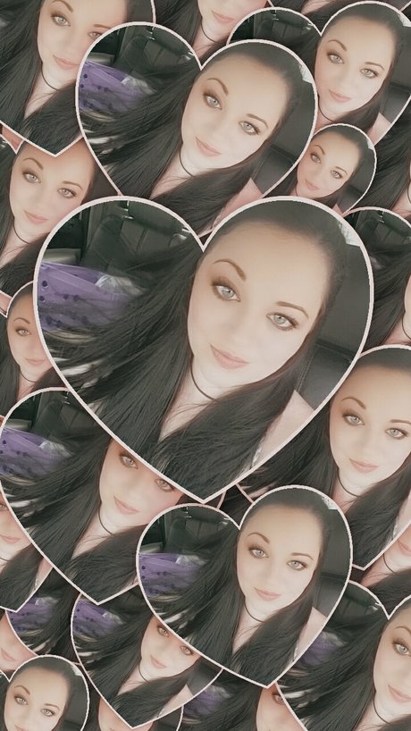 Naakte gelekte OnlyFans-foto van Athena Lilith