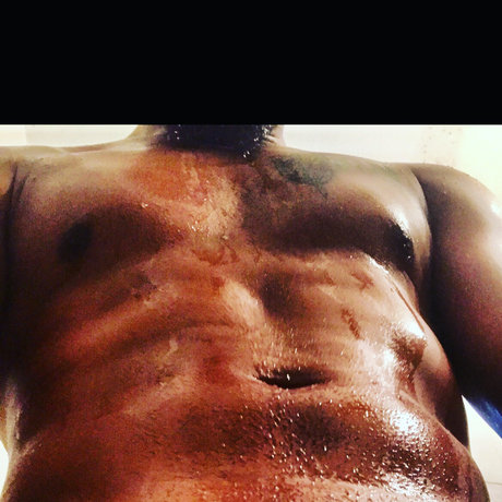 Alaston vuotanut OnlyFans-kuva North Fetti