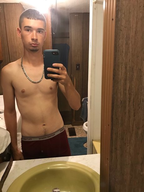 Naken läckt OnlyFans-bild av Arron Norris
