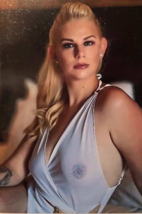 Alaston vuotanut OnlyFans-kuva Noel Fantasy