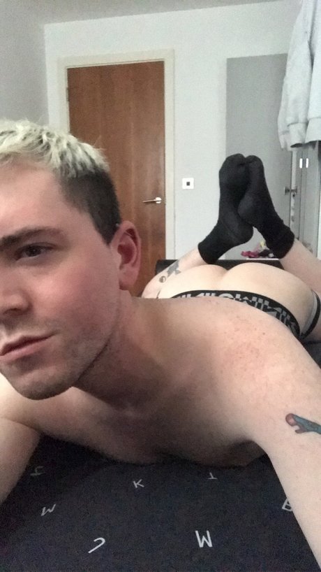 Alaston vuotanut OnlyFans-kuva Adxmsxcrxt