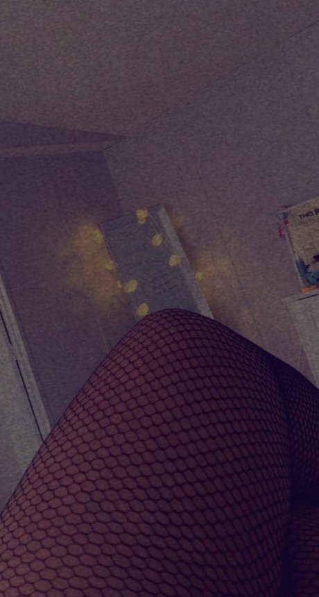 Nacktes geleaktes OnlyFans-Foto von Ali