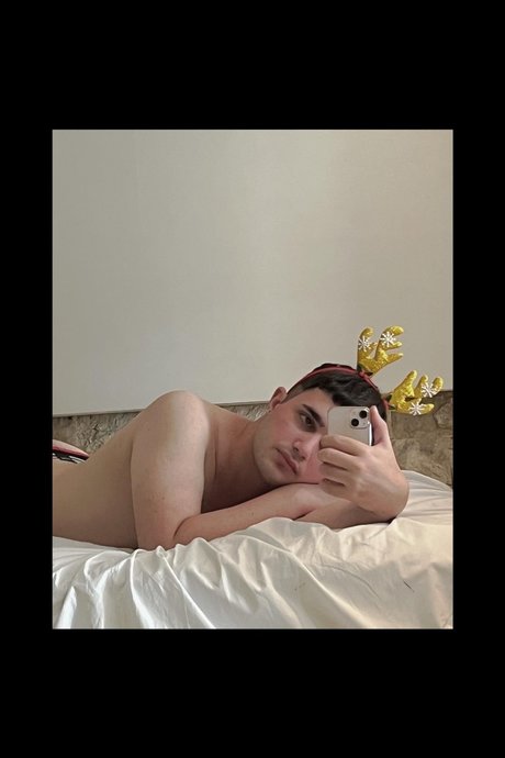 Nahá fotka uniklých OnlyFans od Alessandro