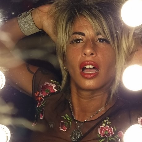 Alasti lekkinud OnlyFans-i pilt Agatha