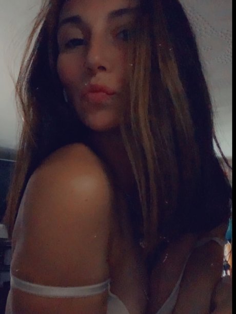 Vicky Valencourt 