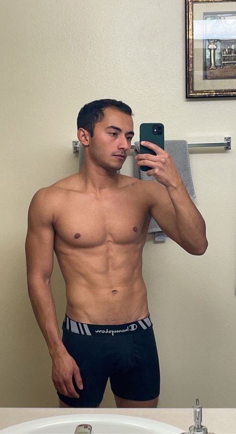 Naken läckt OnlyFans-bild av Oscar